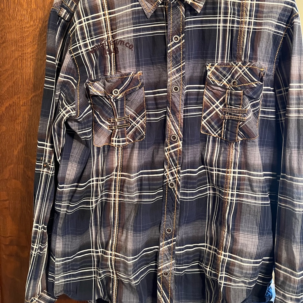 Selling a casual button down shirt from Buckle. No issues with this shirt at all